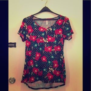 LuLaRoe Classic Tee. Red Floral Print.